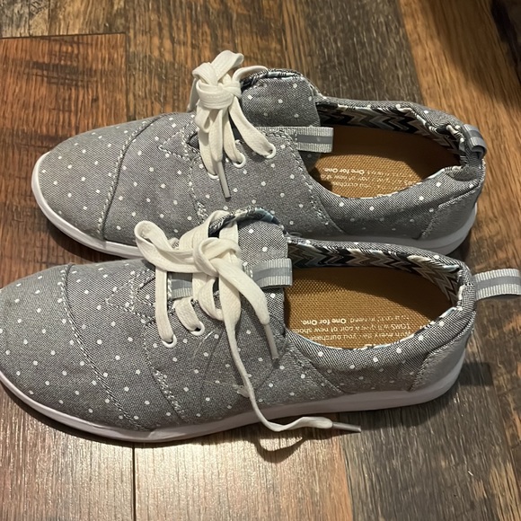 Gray white polka dot TOMS - Picture 3 of 4